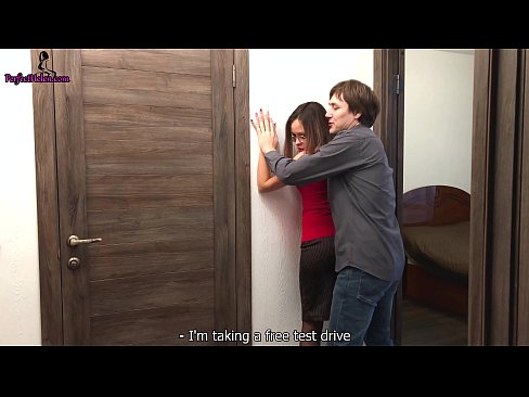 ❤️ مسکن سکسی در حین فروش آپارتمانش به طرز نفسانی گربه اش را تکان می دهد و او را لعنت می کند - Krempai ❤️ پورنو در ما fa.pornpics-de.ru ❌❤